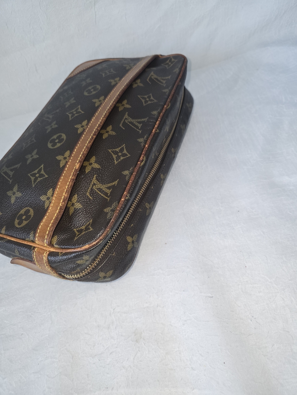 Louis Vuitton Monogram Canvas Unisex Pouch/Clutch - Picture 4 of 13